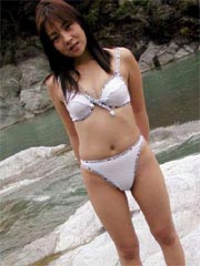Asian amateur babe strips and shows her sexy teen body outdoor